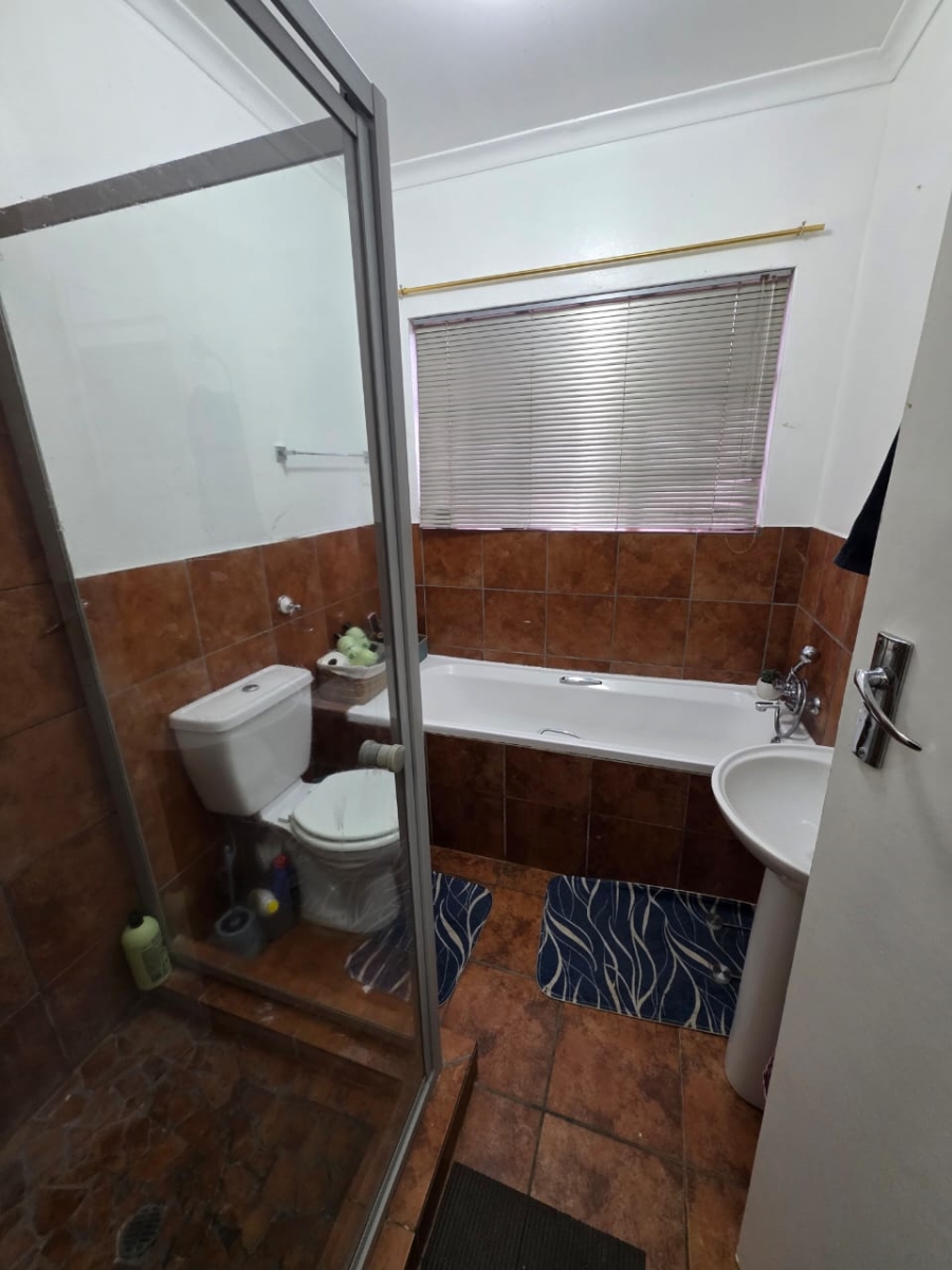 2 Bedroom Property for Sale in Vaalpark Free State